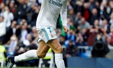 开云体育登录-华德福德主场大胜，连续实现三连胜