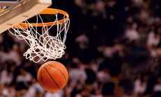 开云体育中国官网-当库里定律穿越时空，鹈鹕与魔术的量子纠缠中，那个永不掉线的坐标