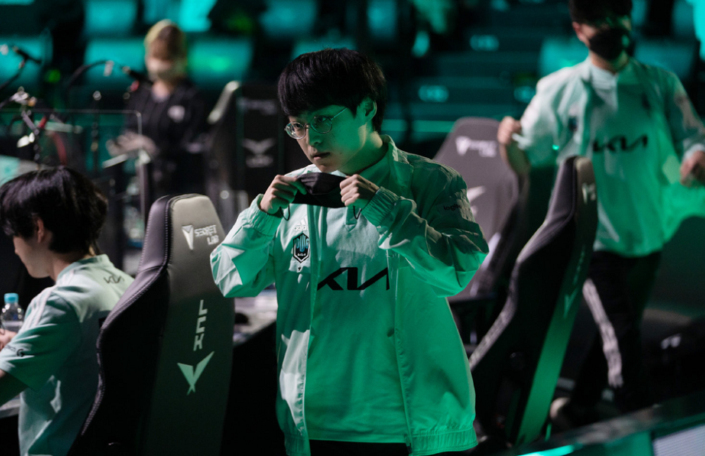 CLG爆冷GEN,Keria爆发神勇 CLG爆冷GEN,Keria爆发神勇