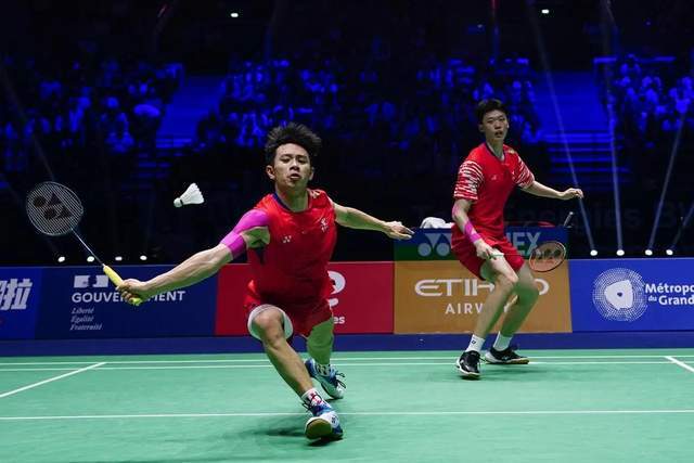 包含日本羽毛球队爆冷中国羽毛球队，陶菲克统治全场的词条