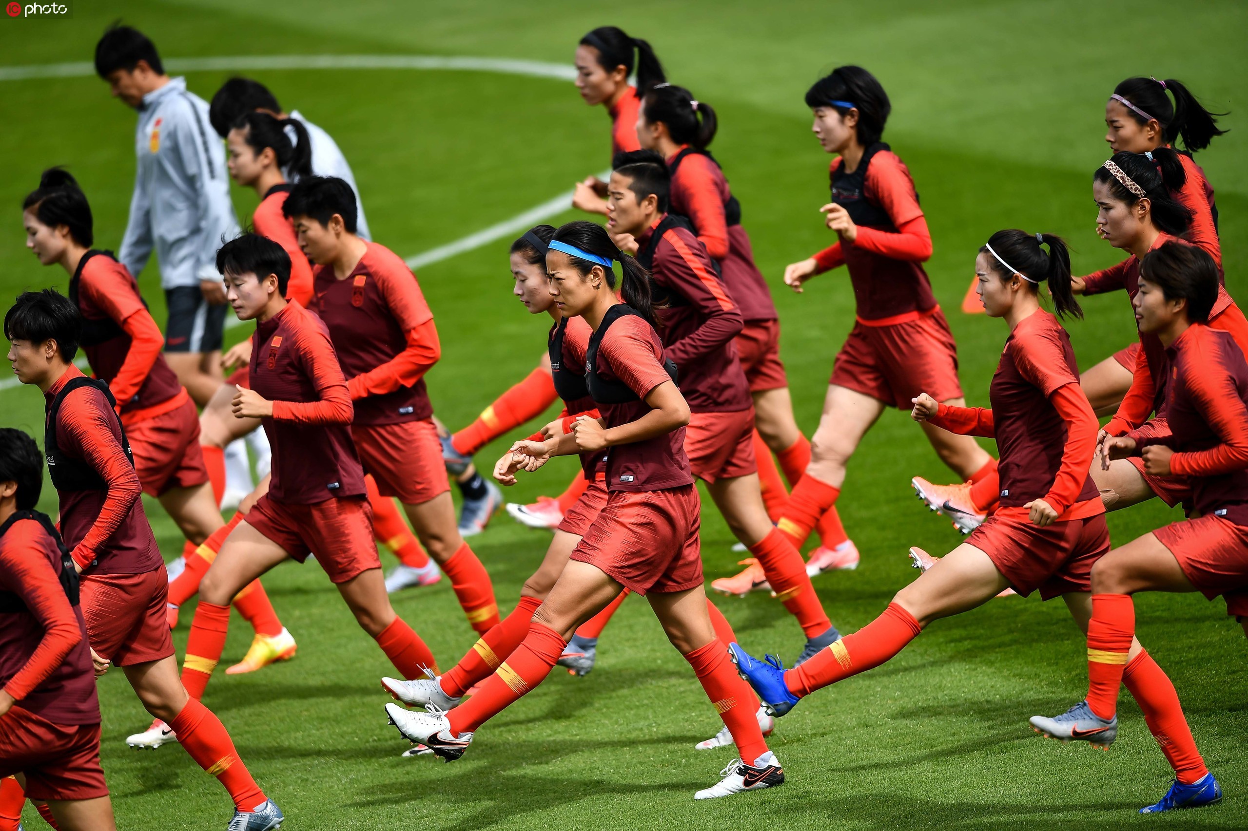 泰国女足斗志昂扬，无往不利！