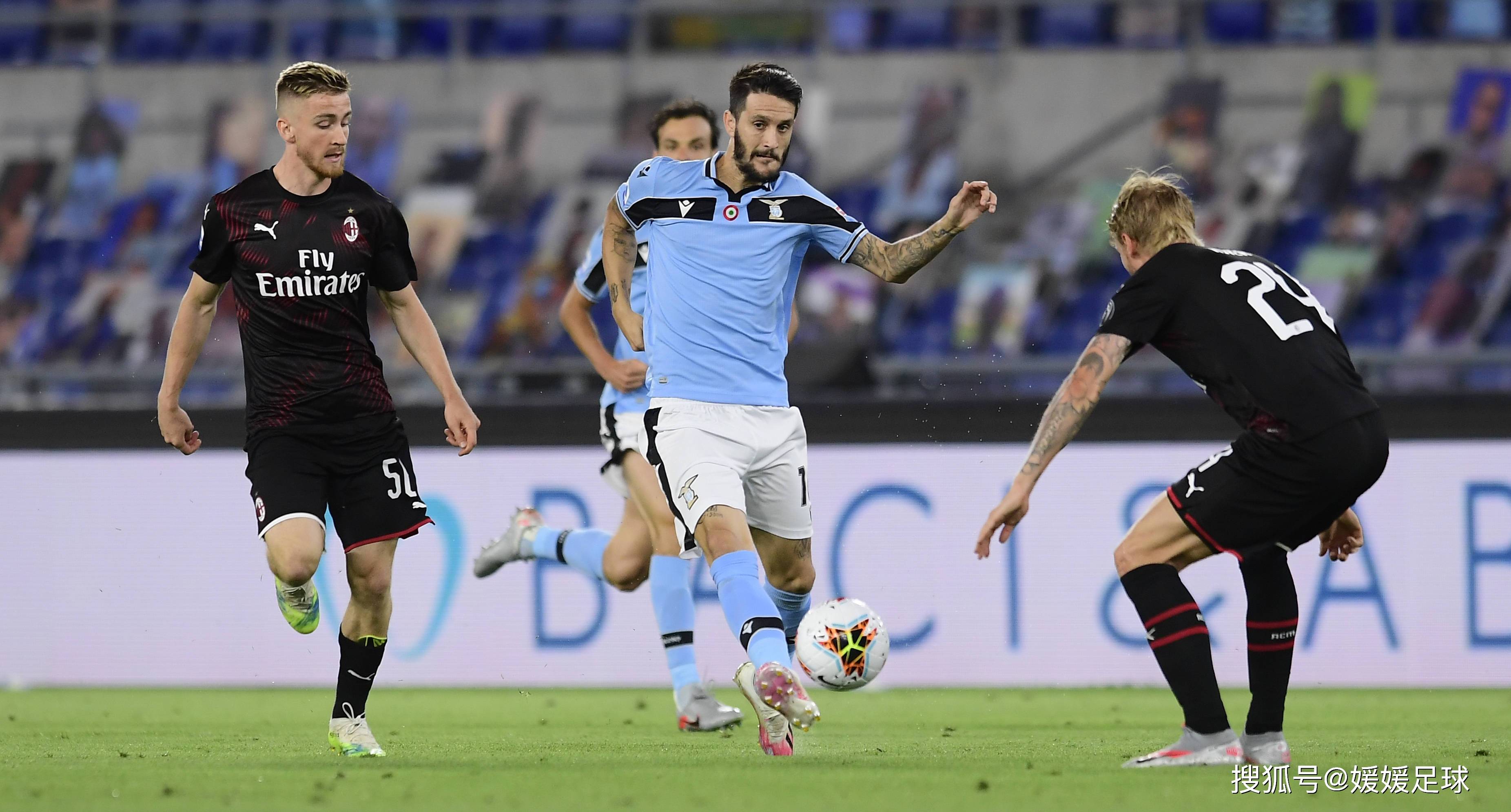 包含足球比赛中绝美精彩的战斗展开的词条