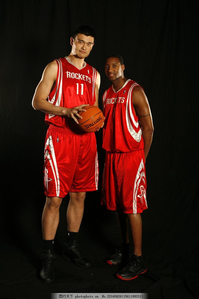 包含NBA球员联盟成立独立小组，提出新的联赛管理建议的词条