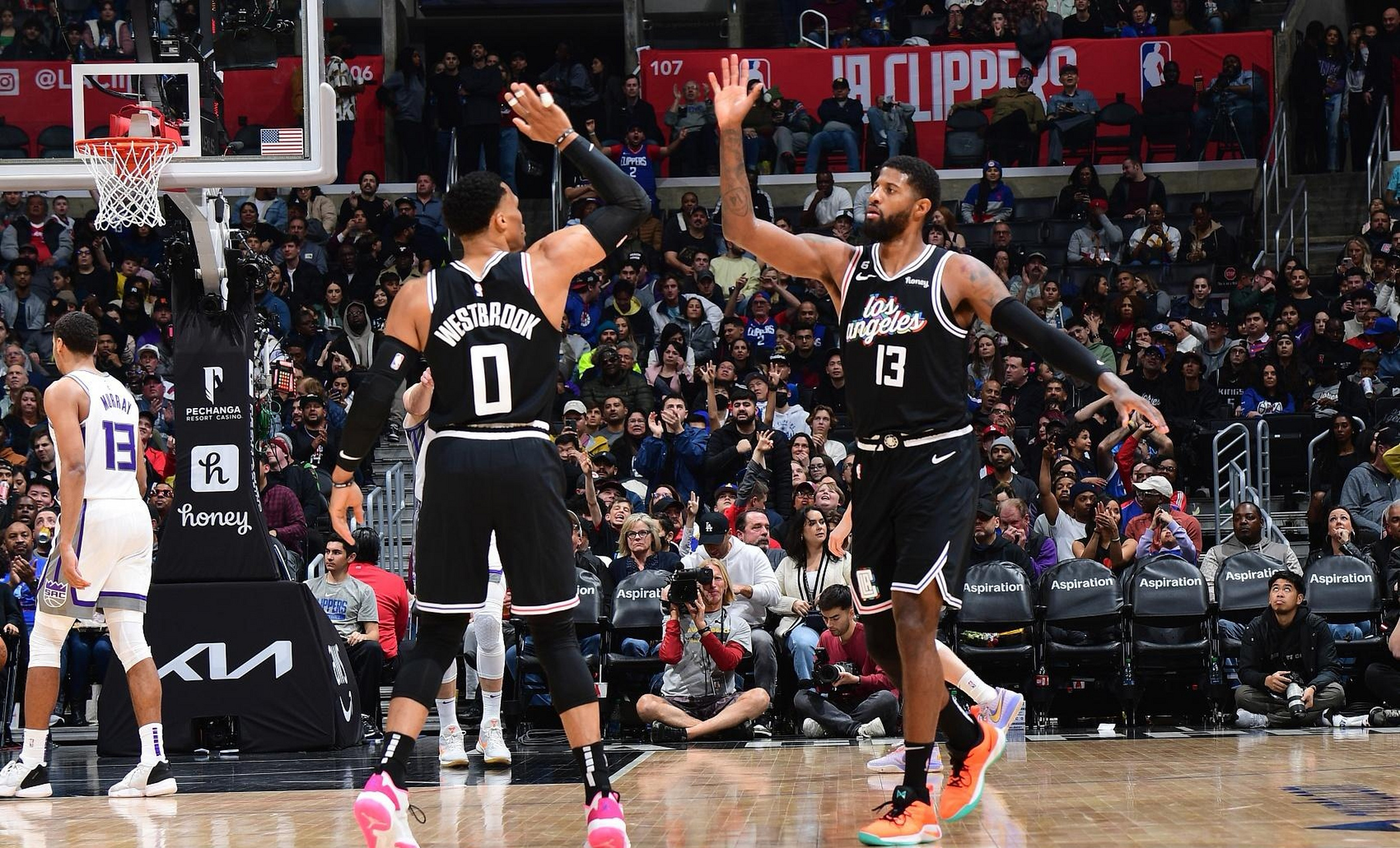 快船队主场失利令人唏嘘,球队三连败士气低迷反思整改 快船队主场失利令人唏嘘,球队三连败士气低迷反思整改