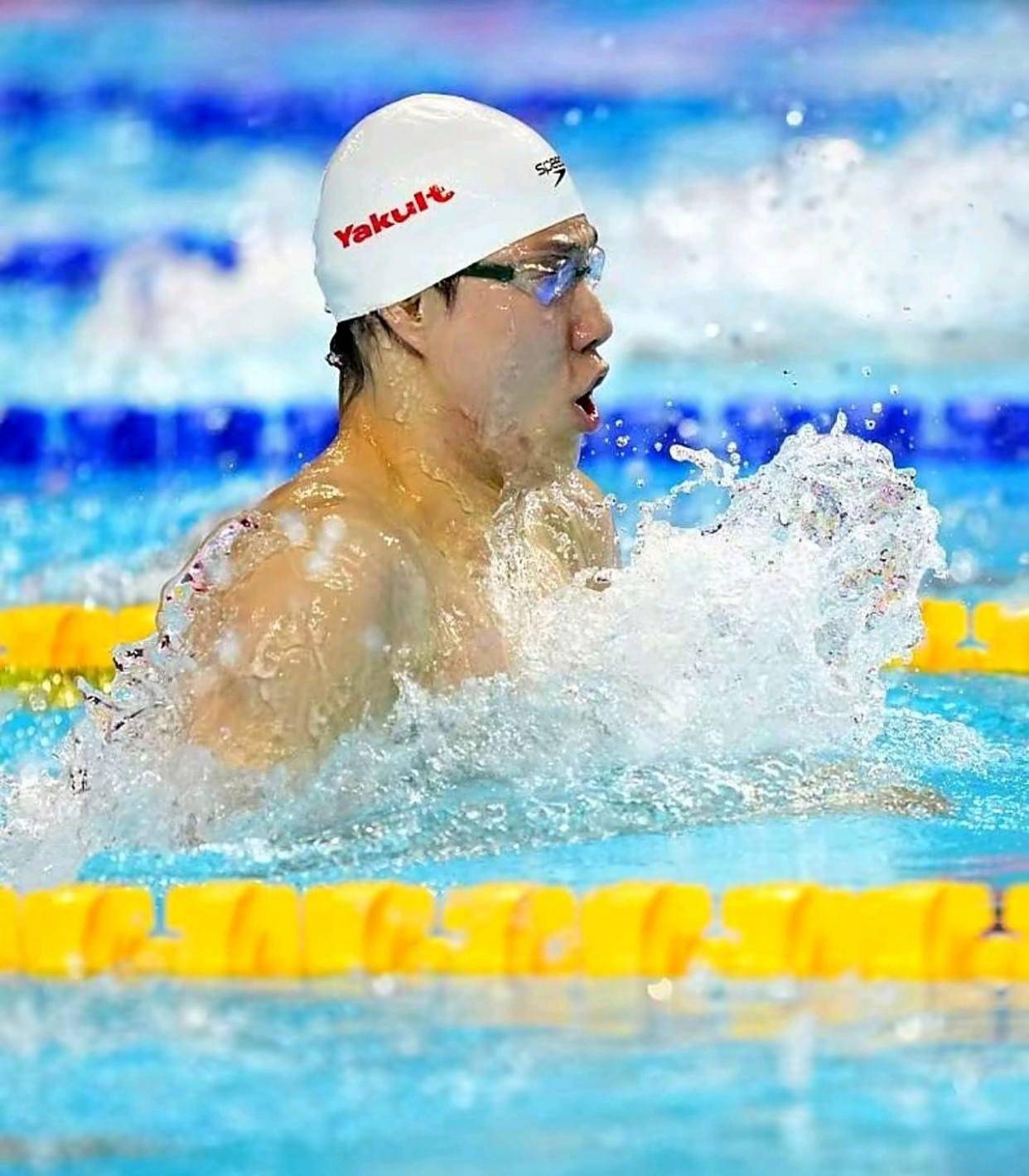 游泳银牌夺得,泳坛新星崭露头角的简单介绍 游泳银牌夺得,泳坛新星崭露头角的简单介绍