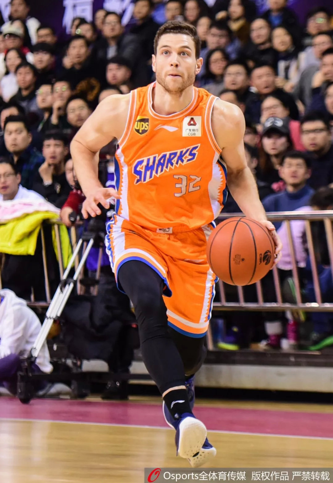 篮球狂热粉丝聚焦全明星盛典 篮球狂热粉丝聚焦全明星盛典