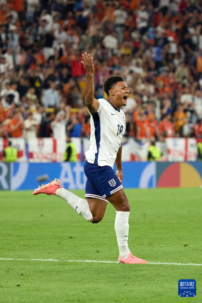 包含英格兰晋级半决赛，豪取胜利的词条