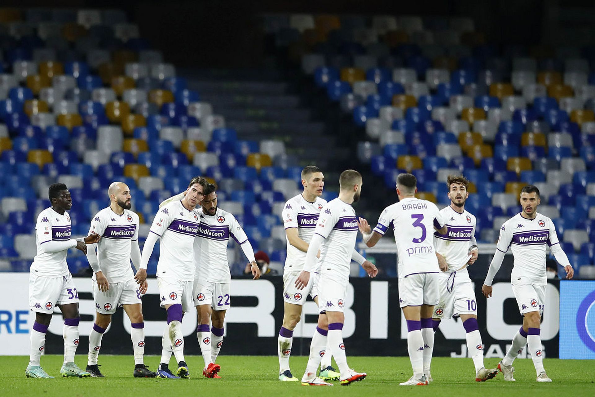 曼城主场被热刺逼平，保持领先优势的简单介绍