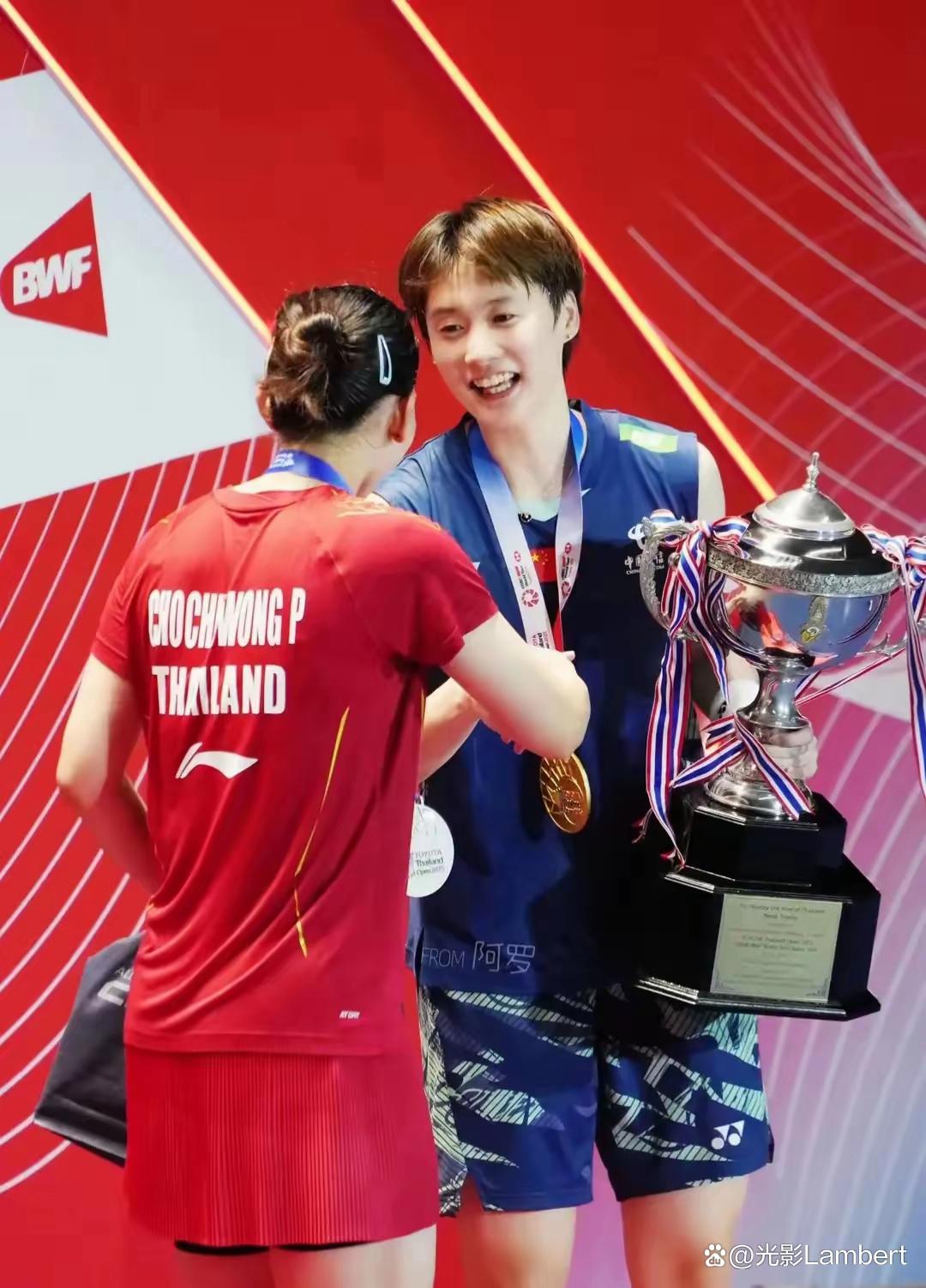 丹麦队完胜法国队,陈雨菲点燃赛场的简单介绍 丹麦队完胜法国队,陈雨菲点燃赛场的简单介绍