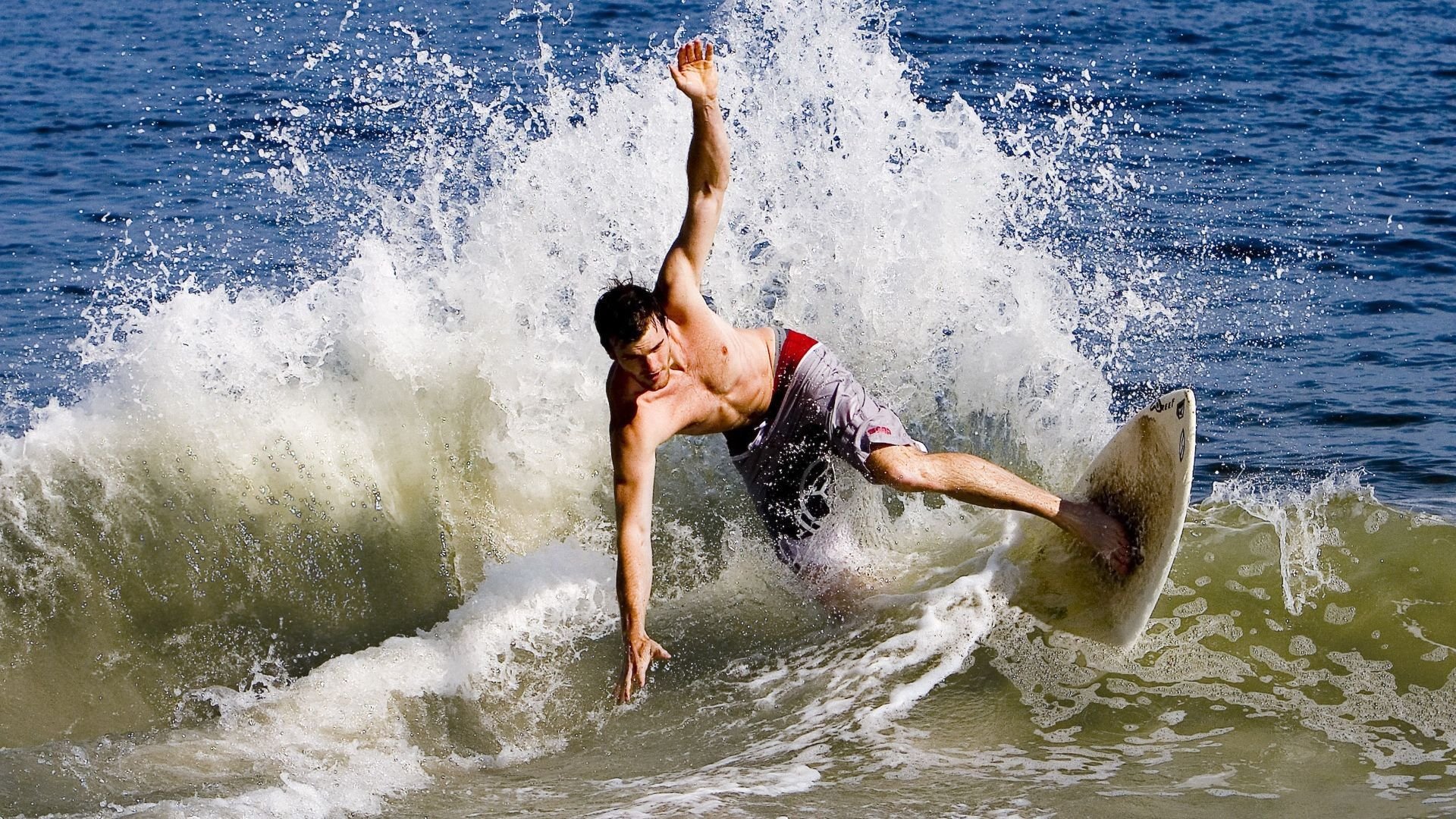 巴尔韦德关键回合不手软,哥斯达黎加鏖战西班牙展现足球的纯粹魅力