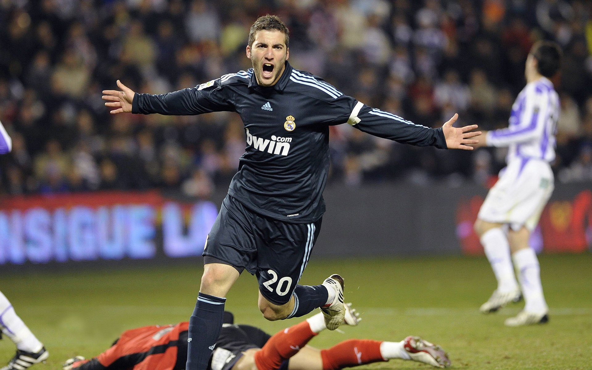 绿茵老鹰展翅力克东北虎—意甲焦点战背后的战术博弈与精神传承